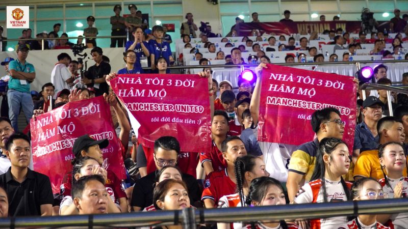 Chân dung fan hâm mộ MU tại Việt Nam