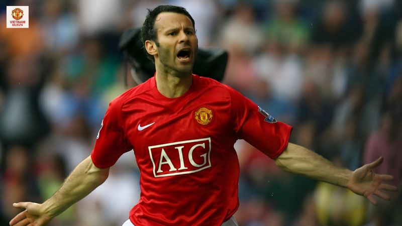 Ryan Giggs là lá cờ đầu của Thế hệ 92 lừng lẫy